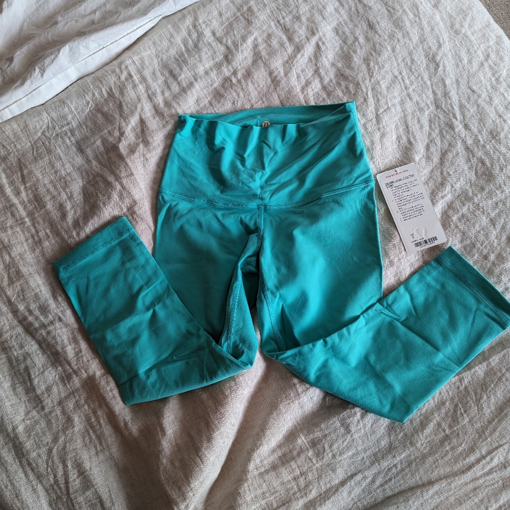 Lululemon Wunder Under Size 6
